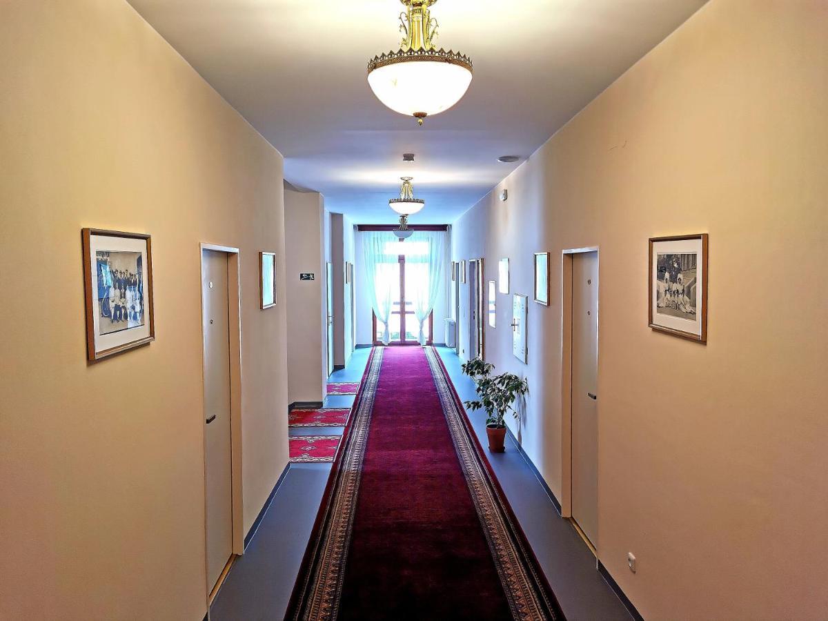 Hotel Grand Uherské Hradiště Kültér fotó
