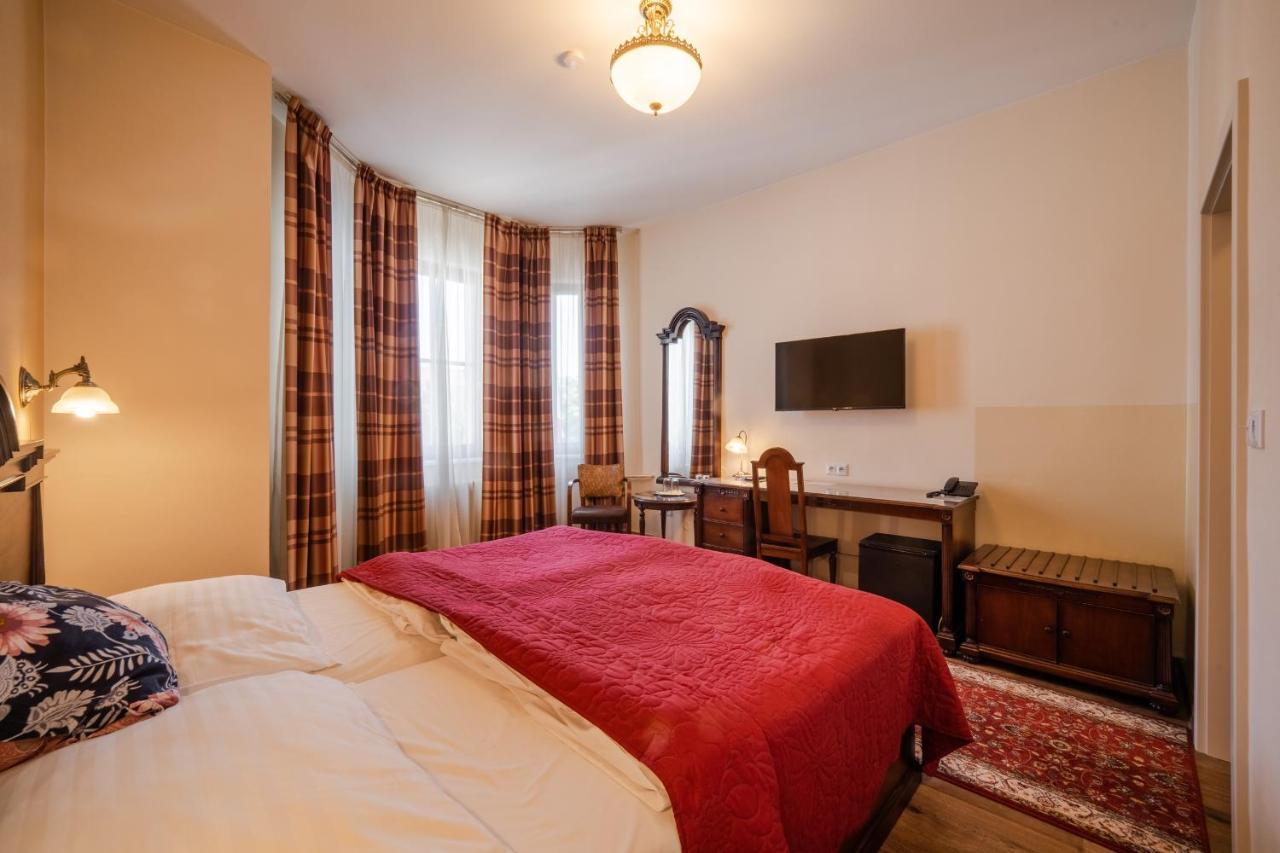 Hotel Grand Uherské Hradiště Kültér fotó