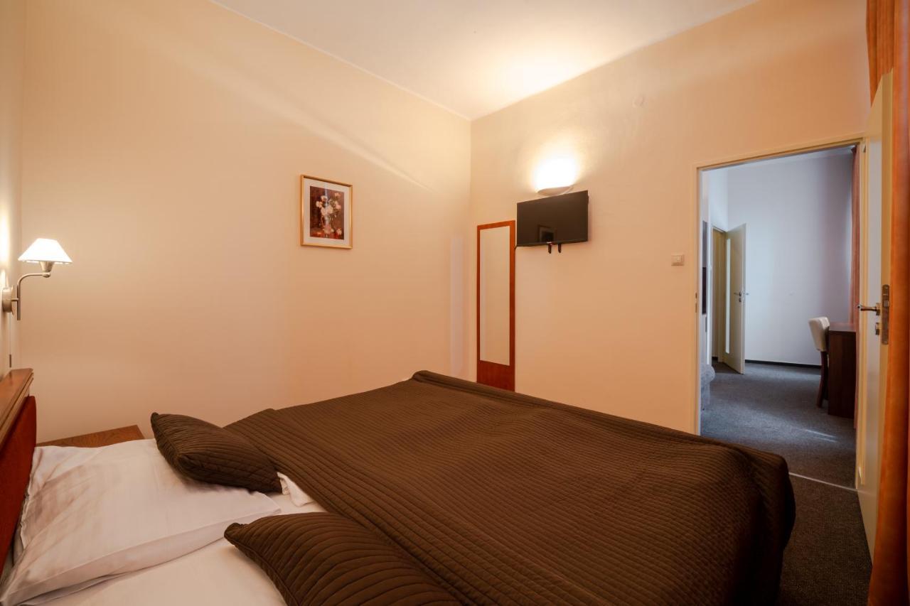 Hotel Grand Uherské Hradiště Kültér fotó