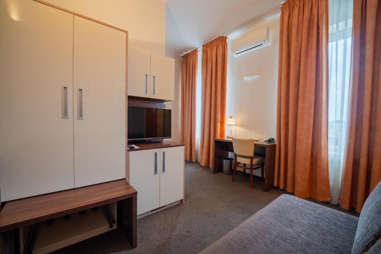 Hotel Grand Uherské Hradiště Kültér fotó