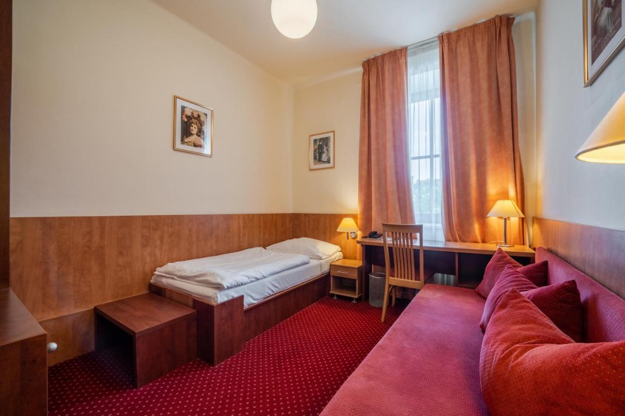 Hotel Grand Uherské Hradiště Kültér fotó