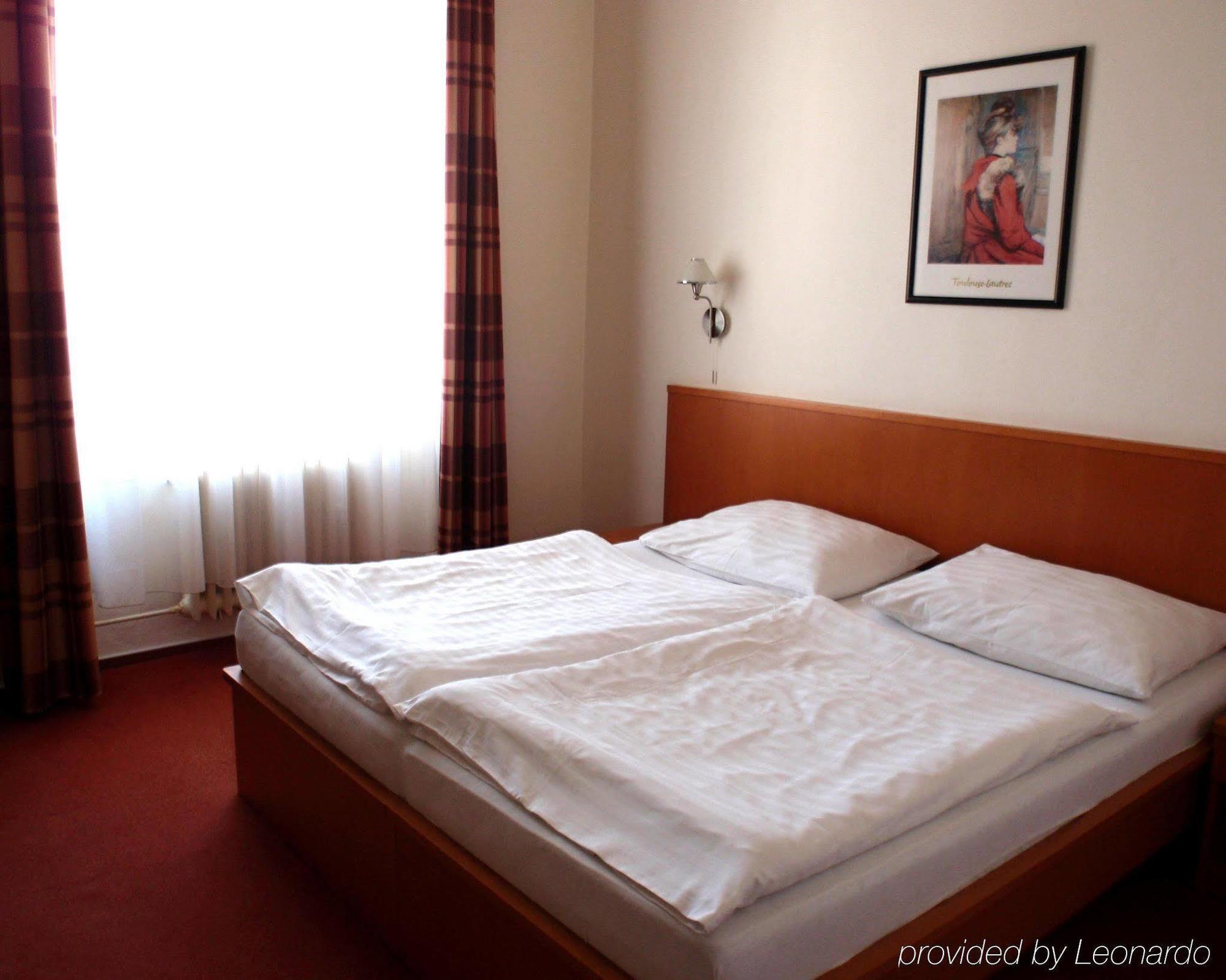 Hotel Grand Uherské Hradiště Szoba fotó