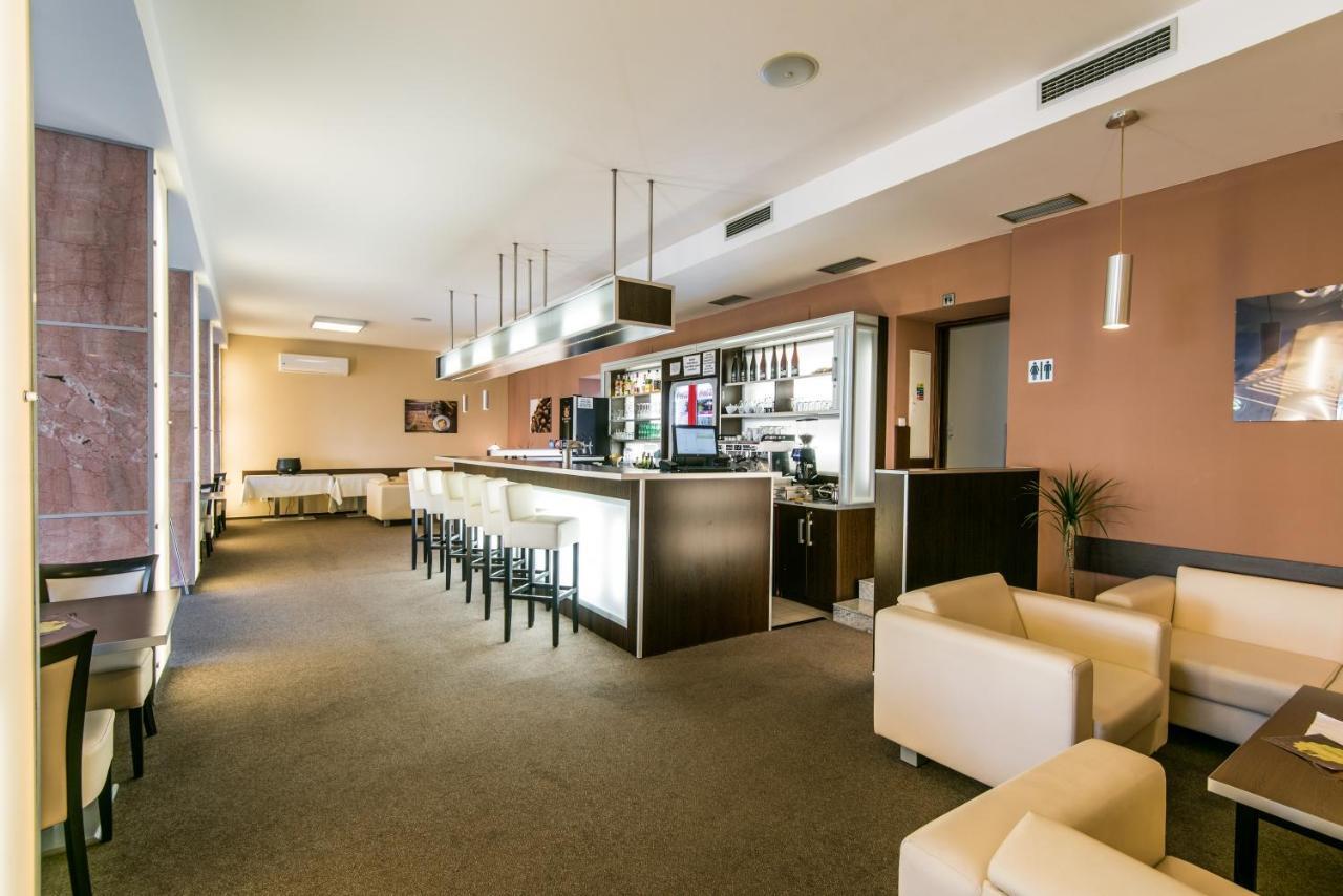 Hotel Grand Uherské Hradiště Kültér fotó
