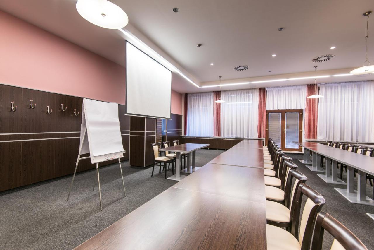 Hotel Grand Uherské Hradiště Kültér fotó